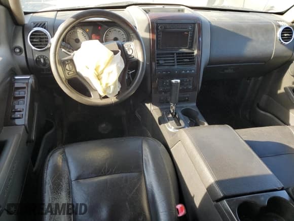 ✅ 2007 Ford Explorer Limited • VIN: 1FMEU758X7UA35631 • Lot: 91696805. Wystawiony na Copart z przebiegiem 307 353 mil. Bezpłatny archiwum sprzedaży aukcyjnych z USA i szczegółowy raport historii pojazdu na DreamBid. Zdjęcie 8.