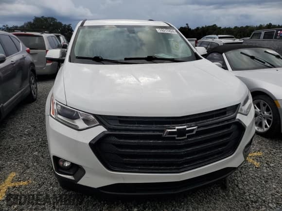 ✅ 2019 Chevrolet Traverse LT Cloth • VIN: 1GNERGKW9KJ281063 • Lot: 74217424. Wystawiony na Copart z przebiegiem Nie podano. Bezpłatny archiwum sprzedaży aukcyjnych z USA i szczegółowy raport historii pojazdu na DreamBid. Zdjęcie 5.