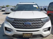 ✅ 2022 Ford Explorer King Ranch • VIN: 1FM5K8LC7NGA12869 • Lot: 40544742. Wystawiony na IAAI z przebiegiem 37 301 mil. Bezpłatny archiwum sprzedaży aukcyjnych z USA i szczegółowy raport historii pojazdu na DreamBid. Zdjęcie 12.