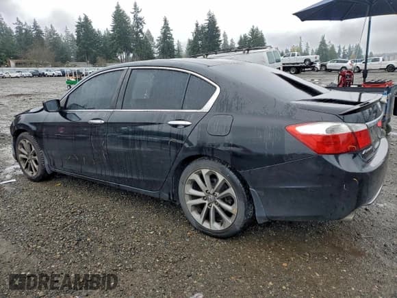 ✅ 2015 Honda Accord Sport • VIN: 1HGCR2F5XFA110558 • Lot: 92590285. Listed on Copart with 131,872 mi. Free auction sales archive from the USA and detailed vehicle history report at DreamBid. Image 2.