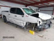 ✅ 2022 Chevrolet Silverado 1500 LT Trail Boss • VIN: 1GCPYFED2NZ110542 • Lot: 41934953. Wystawiony na IAAI z przebiegiem 62 249 mil. Bezpłatny archiwum sprzedaży aukcyjnych z USA i szczegółowy raport historii pojazdu na DreamBid. Zdjęcie 1.