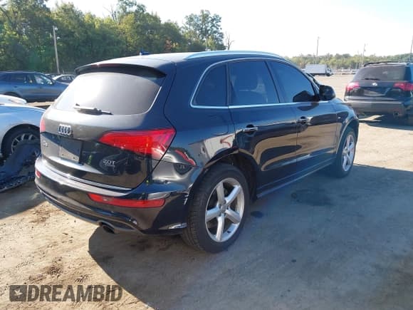 ✅ 2017 Audi Q5 Premium Plus • VIN: WA1M2AFP1HA084738 • Lot: 43142293. Wystawiony na IAAI z przebiegiem 82 664 mil. Bezpłatny archiwum sprzedaży aukcyjnych z USA i szczegółowy raport historii pojazdu na DreamBid. Zdjęcie 4.