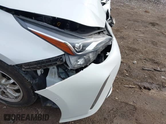 ✅ 2021 Toyota Prius XLE • VIN: JTDL9MFU3M3030604 • Lot: 41837427. Wystawiony na IAAI z przebiegiem 62 678 mil. Bezpłatny archiwum sprzedaży aukcyjnych z USA i szczegółowy raport historii pojazdu na DreamBid. Zdjęcie 6.