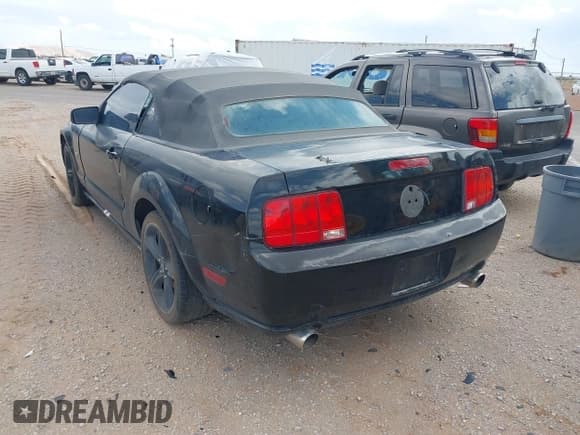 ✅ 2007 Ford Mustang GT Deluxe • VIN: 1ZVHT85H575287613 • Лот: 42543302. Опубликован ранее на IAAI с пробегом Не указан. Бесплатный доступ к архиву аукционных продаж из США и подробный отчёт об истории автомобиля на DreamBid. Изображение 3.