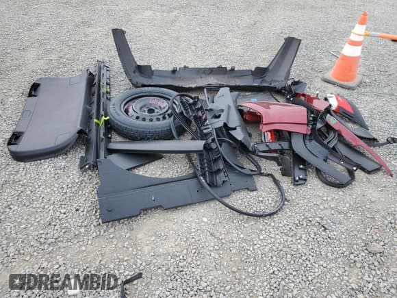 ✅ 2025 Toyota RAV4 LE • VIN: 2T3H1RFV2SW391996 • Lot: 82478495. Listed on Copart with 4,119 mi. Free auction sales archive from the USA and detailed vehicle history report at DreamBid. Image 13.