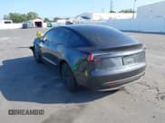 ✅ 2025 Tesla Model 3 Long Range • VIN: 5YJ3E1EA9SF970388 • Lot: 43503731. Wystawiony na IAAI z przebiegiem 3 223 mil. Bezpłatny archiwum sprzedaży aukcyjnych z USA i szczegółowy raport historii pojazdu na DreamBid. Zdjęcie 3.