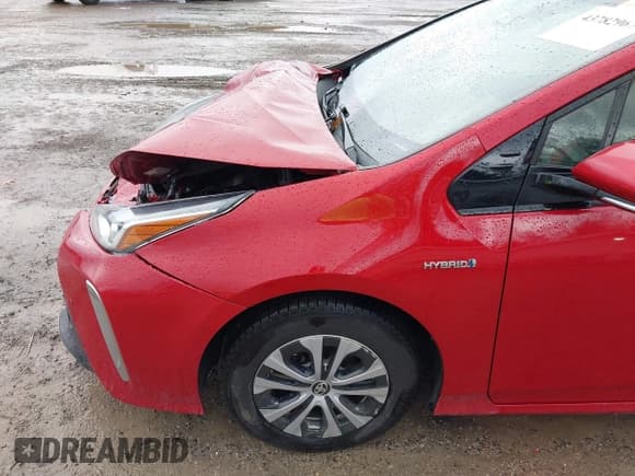 ✅ 2020 Toyota Prius LE • VIN: JTDL9RFU5L3018496 • Lot: 43782967. Listed on IAAI with 100,146 mi. Free auction sales archive from the USA and detailed vehicle history report at DreamBid. Image 18.
