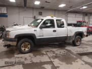 ✅ 2003 Chevrolet Silverado 2500HD LS • VIN: 1GCHK29U53E244524 • Lot: 43876661. Wystawiony na IAAI z przebiegiem 174 441 mil. Bezpłatny archiwum sprzedaży aukcyjnych z USA i szczegółowy raport historii pojazdu na DreamBid. Zdjęcie 12.