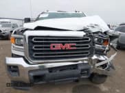 ✅ 2016 GMC Sierra 2500HD • VIN: 1GT12REG2GF166715 • Lot: 41865683. Wystawiony na IAAI z przebiegiem 183 139 mil. Bezpłatny archiwum sprzedaży aukcyjnych z USA i szczegółowy raport historii pojazdu na DreamBid. Zdjęcie 12.