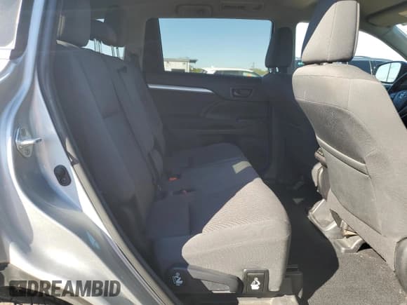 ✅ 2018 Toyota Highlander LE Plus • VIN: 5TDBZRFH4JS805899 • Lot: 84879095. Listed on Copart with 91,378 mi. Free auction sales archive from the USA and detailed vehicle history report at DreamBid. Image 11.