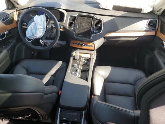 ✅ 2023 Volvo XC90 Plus • VIN: YV4062PN4P1956451 • Lot: 70326805. Wystawiony na Copart z przebiegiem Nie podano. Bezpłatny archiwum sprzedaży aukcyjnych z USA i szczegółowy raport historii pojazdu na DreamBid. Zdjęcie 8.
