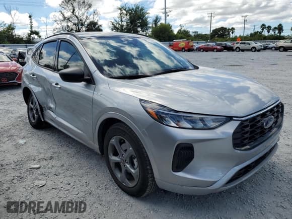 ✅ 2024 Ford Escape ST-Line • VIN: 1FMCU0MN6RUB18403 • Лот: 86089175. Опубликован ранее на Copart с пробегом 5 565 миль. Бесплатный доступ к архиву аукционных продаж из США и подробный отчёт об истории автомобиля на DreamBid. Изображение 4.