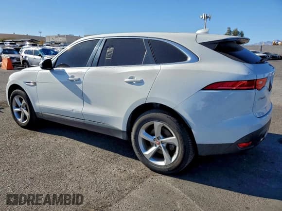 ✅ 2019 Jaguar F-Pace 25t • VIN: SADCS2FX8KA602153 • Lot: 85794145. Wystawiony na Copart z przebiegiem 113 705 mil. Bezpłatny archiwum sprzedaży aukcyjnych z USA i szczegółowy raport historii pojazdu na DreamBid. Zdjęcie 2.