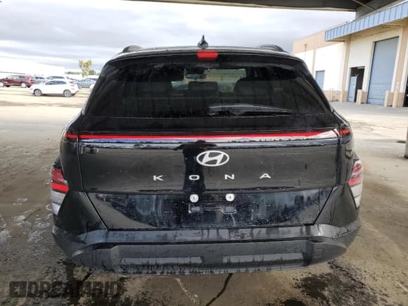 ✅ 2025 Hyundai Kona SEL • VIN: KM8HB3AB5SU231806 • Lot: 91295875. Wystawiony na Copart z przebiegiem 23 287 mil. Bezpłatny archiwum sprzedaży aukcyjnych z USA i szczegółowy raport historii pojazdu na DreamBid. Zdjęcie 6.