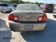 ✅ 2011 Chevrolet Malibu 1LT • VIN: 1G1ZC5E18BF383580 • Lot: 71466664. Wystawiony na Copart z przebiegiem 177 914 mil. Bezpłatny archiwum sprzedaży aukcyjnych z USA i szczegółowy raport historii pojazdu na DreamBid. Zdjęcie 6.