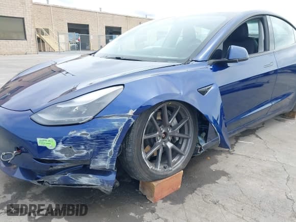 ✅ 2021 Tesla Model 3 Long Range • VIN: 5YJ3E1EB6MF878411 • Lot: 41986947. Wystawiony na IAAI z przebiegiem 71 978 mil. Bezpłatny archiwum sprzedaży aukcyjnych z USA i szczegółowy raport historii pojazdu na DreamBid. Zdjęcie 6.