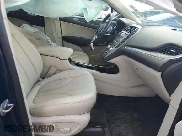 ✅ 2018 Lincoln MKC Reserve • VIN: 5LMCJ3D96JUL00603 • Lot: 70081555. Listed on Copart with 20,582 mi. Free auction sales archive from the USA and detailed vehicle history report at DreamBid. Image 7.