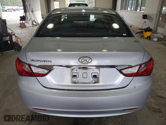 ✅ 2011 Hyundai Sonata GLS • VIN: 5NPEB4AC7BH219723 • Lot: 74048434. Listed on Copart with 140,795 mi. Free auction sales archive from the USA and detailed vehicle history report at DreamBid. Image 6.