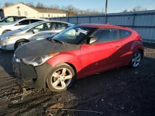 ✅ 2013 Hyundai Veloster w/Gray Int • VIN: KMHTC6AD3DU139042 • Lot: 85722614. Wystawiony na Copart z przebiegiem 133 184 mil. Bezpłatny archiwum sprzedaży aukcyjnych z USA i szczegółowy raport historii pojazdu na DreamBid. Zdjęcie 1.