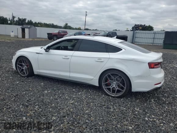 ✅ 2018 Audi S5 Sportback Premium Plus • VIN: WAUB4CF56JA060715 • Лот: 67077245. Опубликован ранее на Copart с пробегом 72 431 миль. Бесплатный доступ к архиву аукционных продаж из США и подробный отчёт об истории автомобиля на DreamBid. Изображение 2.