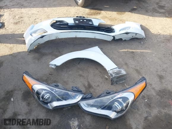 ✅ 2013 Hyundai Veloster w/Black Int • VIN: KMHTC6AD4DU153855 • Lot: 41589006. Wystawiony na IAAI z przebiegiem 106 161 mil. Bezpłatny archiwum sprzedaży aukcyjnych z USA i szczegółowy raport historii pojazdu na DreamBid. Zdjęcie 12.