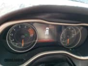 ✅ 2017 Jeep Cherokee High Altitude • VIN: 1C4PJMDS5HW560832 • Лот: 81283695. Опубликован ранее на Copart с пробегом 111 375 миль. Бесплатный доступ к архиву аукционных продаж из США и подробный отчёт об истории автомобиля на DreamBid. Изображение 9.