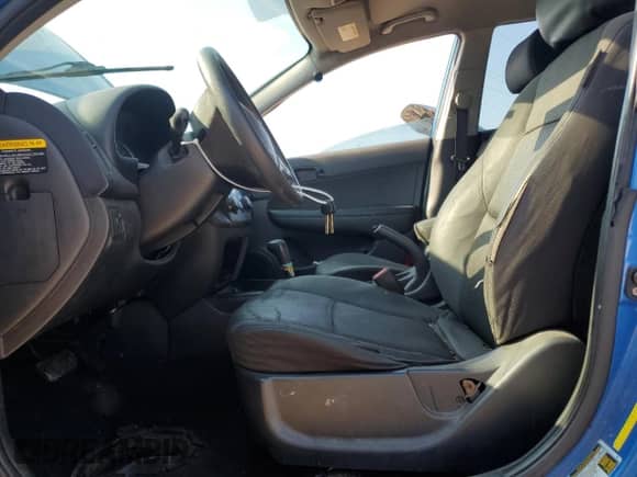 2010 Hyundai Elantra GLS z VIN KMHDB8AE8AU060652, wystawiony jako Copart lot #69269724 z przebiegiem 274 970 mil mil oraz Szkoda całkowita • Salvage title. Historia ofert i sprzedaży dostępna na DreamBid. Obrazek 7.