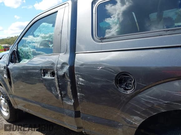 ✅ 2017 Ford F-150 XL • VIN: 1FTMF1C83HFC12116 • Lot: 43319163. Listed on IAAI with 27,009 mi. Free auction sales archive from the USA and detailed vehicle history report at DreamBid. Image 15.