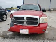 ✅ 2006 Dodge Dakota SLT • VIN: 1D7HE48K96S608121 • Lot: 63734925. Wystawiony na Copart z przebiegiem 207 374 mil. Bezpłatny archiwum sprzedaży aukcyjnych z USA i szczegółowy raport historii pojazdu na DreamBid. Zdjęcie 5.