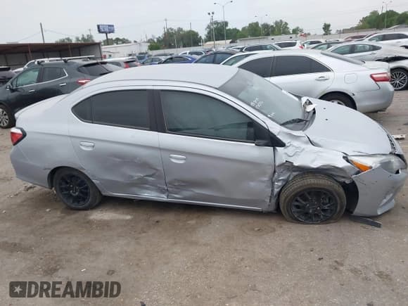 ✅ 2022 Mitsubishi Mirage ES • VIN: ML32FUFJ2NHF07754 • Lot: 41952007. Wystawiony na IAAI z przebiegiem 40 567 mil. Bezpłatny archiwum sprzedaży aukcyjnych z USA i szczegółowy raport historii pojazdu na DreamBid. Zdjęcie 13.