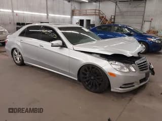 ✅ 2011 Mercedes-Benz E 550 Luxury • VIN: WDDHF7CBXBA346597 • Lot: 42060007. Listed on IAAI with 120,123 mi. Free auction sales archive from the USA and detailed vehicle history report at DreamBid. Image 1.