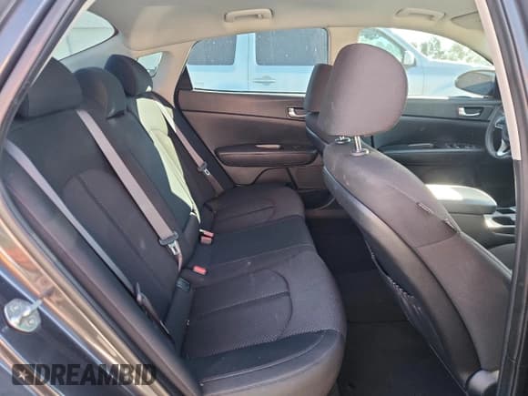 ✅ 2018 Kia Optima LX • VIN: KNAGT4L32J5232555 • Лот: 82636845. Опубликован ранее на Copart с пробегом 111 504 миль. Бесплатный доступ к архиву аукционных продаж из США и подробный отчёт об истории автомобиля на DreamBid. Изображение 10.