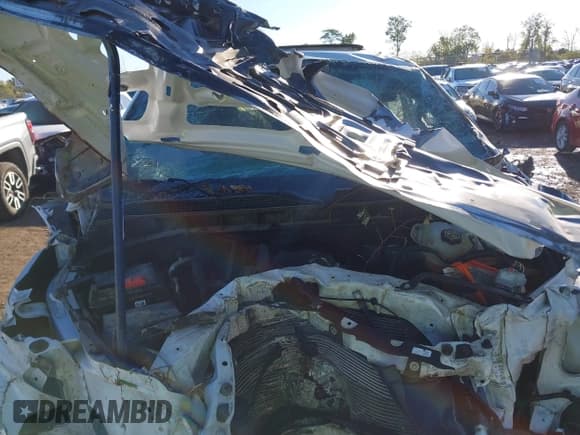 ✅ 2020 Chevrolet Silverado 1500 High Country • VIN: 3GCUYHED6LG321853 • Lot: 43413516. Listed on IAAI with 105,013 mi. Free auction sales archive from the USA and detailed vehicle history report at DreamBid. Image 10.