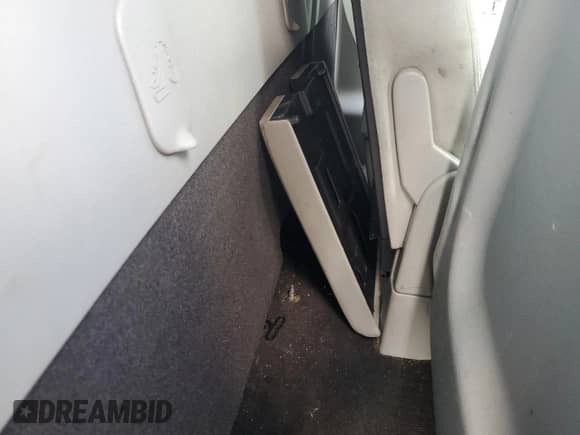 2009 Chevrolet Silverado 1500 LT с VIN 1GCEC24039Z178657, выставлен на аукционе Copart как лот 57399265 с пробегом 208 751 миль миль и Списание • Salvage title. История ставок и продаж доступна на DreamBid. Изображение 10.