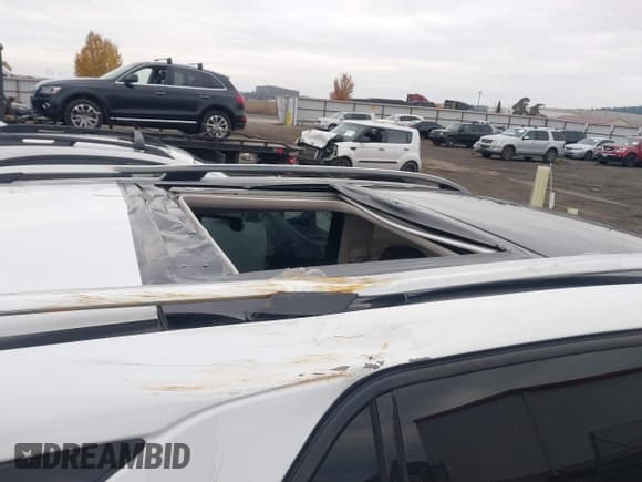 ✅ 2016 Mercedes-Benz GLE 350 • VIN: 4JGDA5HB8GA805438 • Lot: 43693699. Wystawiony na IAAI z przebiegiem 116 238 mil. Bezpłatny archiwum sprzedaży aukcyjnych z USA i szczegółowy raport historii pojazdu na DreamBid. Zdjęcie 6.