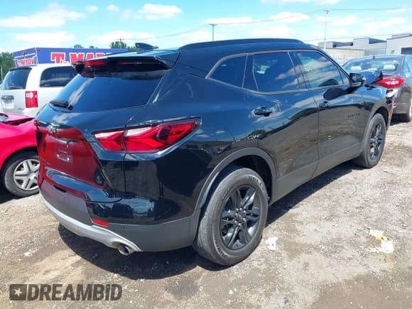 ✅ 2020 Chevrolet Blazer LT • VIN: 3GNKBHRS8LS717045 • Lot: 43017567. Listed on IAAI with 68,651 mi. Free auction sales archive from the USA and detailed vehicle history report at DreamBid. Image 4.