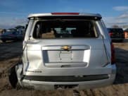 ✅ 2019 Chevrolet Suburban LT • VIN: 1GNSKHKC4KR310747 • Lot: 79517514. Wystawiony na Copart z przebiegiem 137 469 mil. Bezpłatny archiwum sprzedaży aukcyjnych z USA i szczegółowy raport historii pojazdu na DreamBid. Zdjęcie 6.