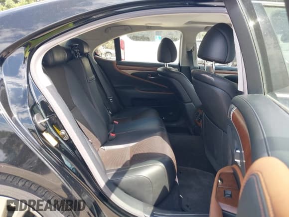 ✅ 2013 Lexus LS 460 • VIN: JTHCL5EFXD5017216 • Лот: 42792683. Опубликован ранее на IAAI с пробегом 64 271 миль. Бесплатный доступ к архиву аукционных продаж из США и подробный отчёт об истории автомобиля на DreamBid. Изображение 8.