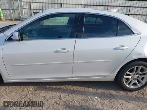 2015 Chevrolet Malibu LT with VIN 1G11C5SL9FF318648, listed as a IAAI auction lot 43322404 with 145,757 mi miles and . Bid and sale history available at DreamBid. Image 14.