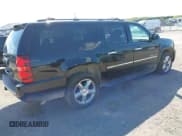 ✅ 2011 Chevrolet Suburban LTZ • VIN: 1GNSKKE3XBR233634 • Лот: 43359509. Опубликован ранее на IAAI с пробегом 240 336 миль. Бесплатный доступ к архиву аукционных продаж из США и подробный отчёт об истории автомобиля на DreamBid. Изображение 4.