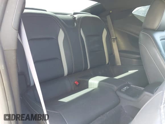 ✅ 2016 Chevrolet Camaro 2LT • VIN: 1G1FD1RS4G0156845 • Lot: 43375146. Wystawiony na IAAI z przebiegiem 127 219 mil. Bezpłatny archiwum sprzedaży aukcyjnych z USA i szczegółowy raport historii pojazdu na DreamBid. Zdjęcie 8.