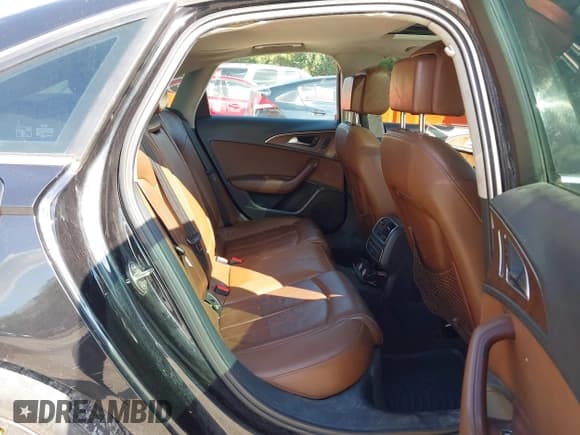 ✅ 2012 Audi A6 Premium Plus • VIN: WAUGGBFC6CN152490 • Lot: 43251040. Wystawiony na IAAI z przebiegiem 219 549 mil. Bezpłatny archiwum sprzedaży aukcyjnych z USA i szczegółowy raport historii pojazdu na DreamBid. Zdjęcie 8.