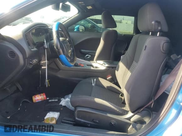 ✅ 2019 Dodge Challenger SXT • VIN: 2C3CDZAG9KH525630 • Lot: 62323744. Wystawiony na Copart z przebiegiem Nie podano. Bezpłatny archiwum sprzedaży aukcyjnych z USA i szczegółowy raport historii pojazdu na DreamBid. Zdjęcie 7.