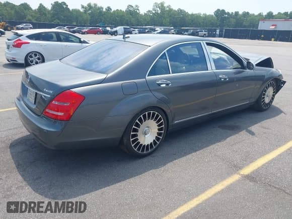 ✅ 2007 Mercedes-Benz S 550 • VIN: WDDNG86X37A124844 • Лот: 42553917. Опубликован ранее на IAAI с пробегом 115 925 миль. Бесплатный доступ к архиву аукционных продаж из США и подробный отчёт об истории автомобиля на DreamBid. Изображение 4.