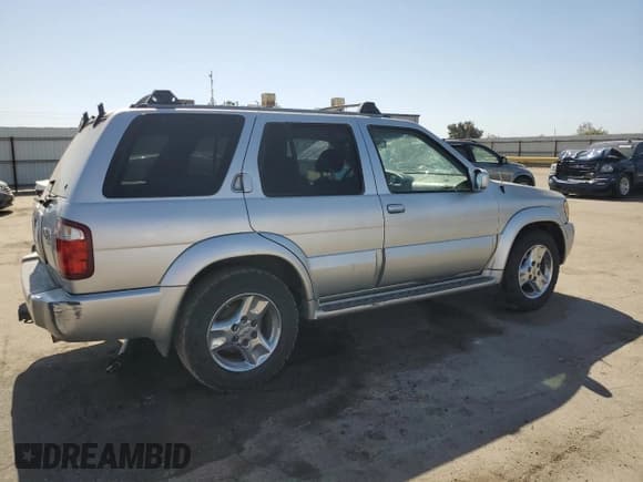 ✅ 2002 Infiniti QX4 Luxury • VIN: JNRDR09Y02W253447 • Лот: 73896264. Опубликован ранее на Copart с пробегом 199 454 миль. Бесплатный доступ к архиву аукционных продаж из США и подробный отчёт об истории автомобиля на DreamBid. Изображение 3.