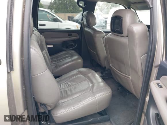 ✅ 2002 Chevrolet Suburban LT • VIN: 1GNFK16T42J208091 • Lot: 42737106. Listed on IAAI with 191,181 mi. Free auction sales archive from the USA and detailed vehicle history report at DreamBid. Image 8.