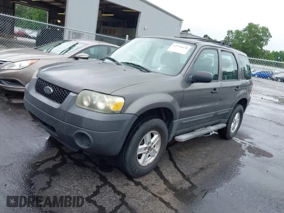 ✅ 2006 Ford Escape XLS • VIN: 1FMYU02Z46KA52355 • Lot: 42376670. Listed on IAAI with Not provided. Free auction sales archive from the USA and detailed vehicle history report at DreamBid. Image 2.