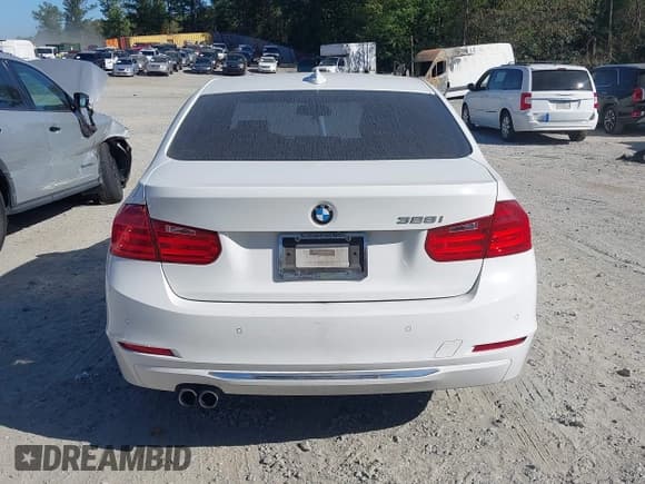 ✅ 2015 BMW 3 Series 328i • VIN: WBA3A5C50FF607100 • Lot: 43360933. Listed on IAAI with 110,190 mi. Free auction sales archive from the USA and detailed vehicle history report at DreamBid. Image 16.