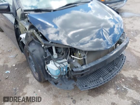 ✅ 2014 Toyota Corolla S Plus • VIN: 5YFBURHE0EP134957 • Lot: 43249466. Wystawiony na IAAI z przebiegiem 99 097 mil. Bezpłatny archiwum sprzedaży aukcyjnych z USA i szczegółowy raport historii pojazdu na DreamBid. Zdjęcie 6.