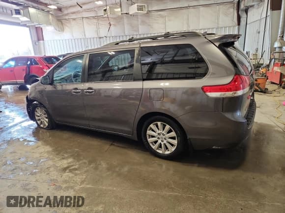 ✅ 2012 Toyota Sienna XLE • VIN: 5TDDK3DC9CS031444 • Lot: 91562875. Wystawiony na Copart z przebiegiem 102 001 mil. Bezpłatny archiwum sprzedaży aukcyjnych z USA i szczegółowy raport historii pojazdu na DreamBid. Zdjęcie 2.